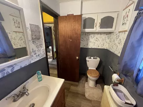 Bath - 1233 S Union St, Aurora, IL 60505 photo 2 of 4