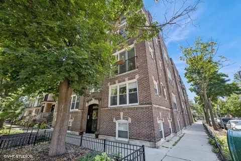 1851 W Newport Ave #2, Chicago, IL 60657