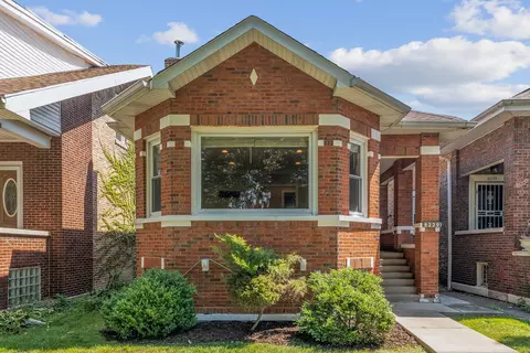 8229 S Rhodes Ave, Chicago, IL 60619