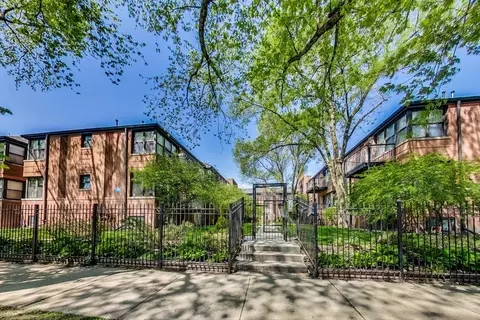 7330 N Winchester Ave #2E, Chicago, IL 60626