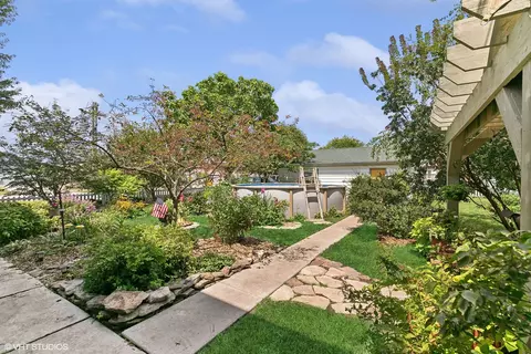 Exterior - 301 E Corning Ave, Peotone, IL 60468 photo 7 of 16