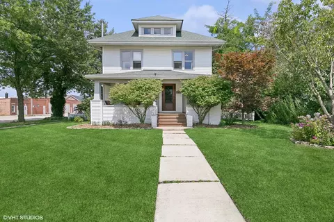 Exterior - 301 E Corning Ave, Peotone, IL 60468 photo 2 of 16