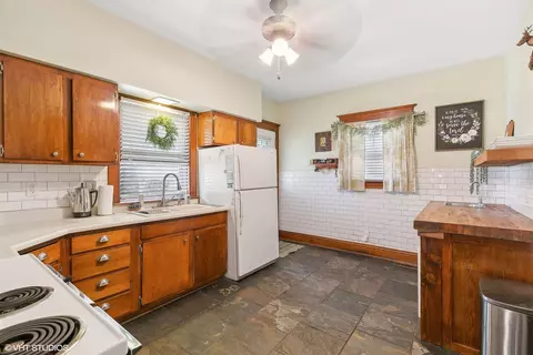 Kitchen - 301 E Corning Ave, Peotone, IL 60468 photo 1 of 5