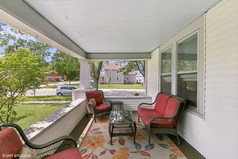 Exterior - 301 E Corning Ave, Peotone, IL 60468 photo 4 of 16