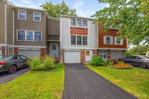 1933 Hastings Ct, Schaumburg, IL 60194