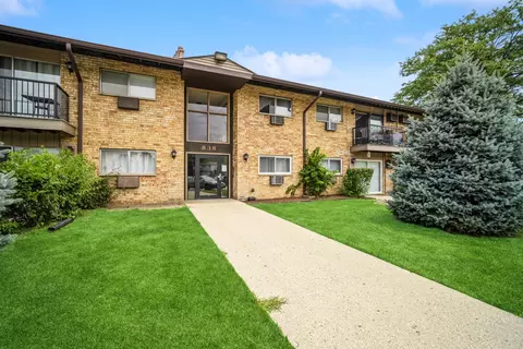 838 E Old Willow Rd #104, Prospect Heights, IL 60070