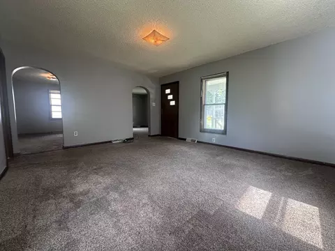 Living - 1007 8th Ave, Sterling, IL 61081 photo 1 of 3