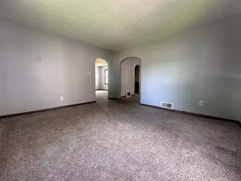 Living - 1007 8th Ave, Sterling, IL 61081 photo 2 of 3