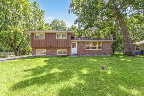 17507 Woodbrook Ln, Lockport, IL 60441