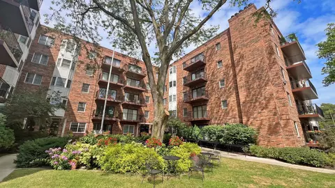 1501 Oak Ave #201, Evanston, IL 60201