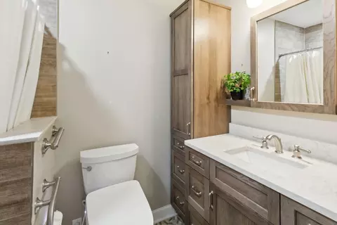 Bath - 3324 Alethea Dr, Algonquin, IL 60102 photo 1 of 3