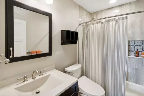 Bath - 3324 Alethea Dr, Algonquin, IL 60102 photo 3 of 3