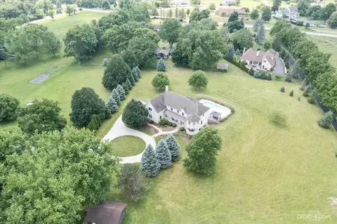 40 W428 Fair Oaks Dr, Saint Charles, IL 60175