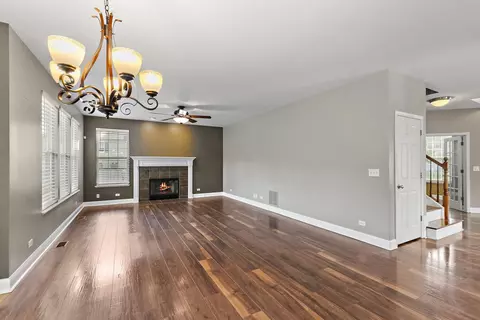 345 Shadow Hill Dr, Elgin, IL 60124 photo 11