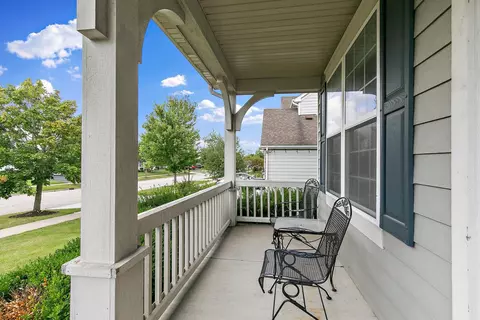345 Shadow Hill Dr, Elgin, IL 60124 photo 2