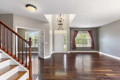 345 Shadow Hill Dr, Elgin, IL 60124 photo 4