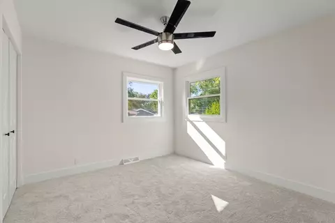 39 Hampton Rd, Montgomery, IL 60538 photo 9