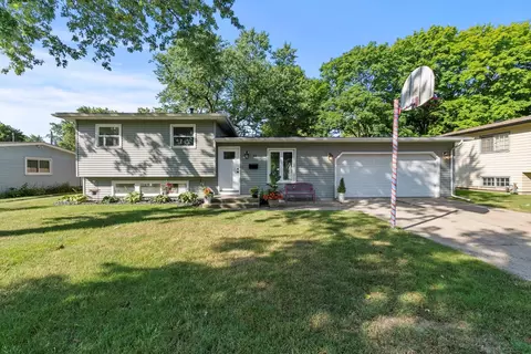 39 Hampton Rd, Montgomery, IL 60538
