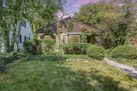 834 Gardner Rd, Flossmoor, IL 60422