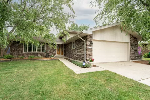 17532 Oakwood Dr, Tinley Park, IL 60487
