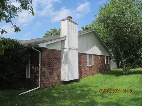 8 Ramona Dr, Belleville, IL 62221 photo 3