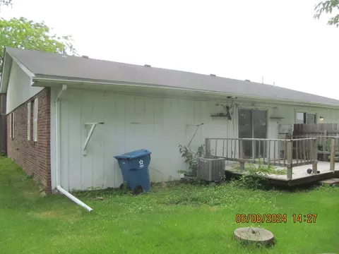 8 Ramona Dr, Belleville, IL 62221 photo 5