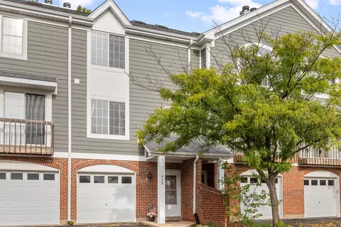840 W Saint Johns Pl, Palatine, IL 60067