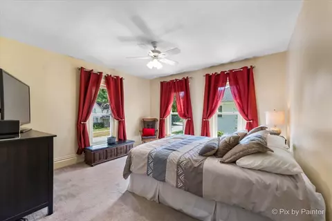 640 N Grove Ave, Elgin, IL 60120 photo 17