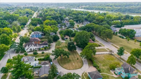 640 N Grove Ave, Elgin, IL 60120 photo 42