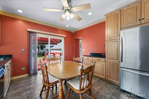 640 N Grove Ave, Elgin, IL 60120 photo 10