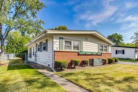3804 Bluebird Ln, Rolling Meadows, IL 60008