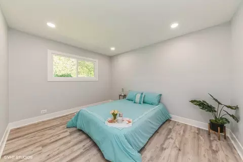 Bedroom - 1476 Dennison Rd, Hoffman Estates, IL 60169 photo 1 of 3