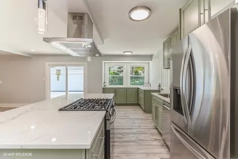 Kitchen - 1476 Dennison Rd, Hoffman Estates, IL 60169 photo 1 of 5