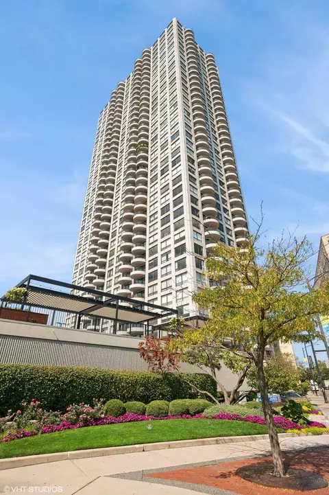 2020 N Lincoln Park W #28KL, Chicago, IL 60614