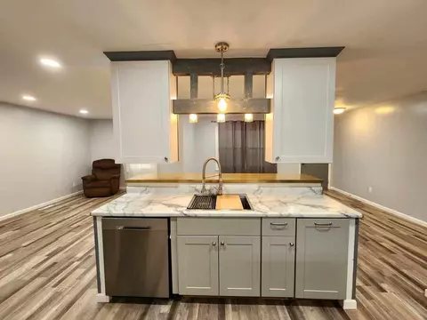 Kitchen - 695 W Clinton St, Kankakee, IL 60901 photo 3 of 3