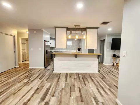 Other - 695 W Clinton St, Kankakee, IL 60901 photo 1 of 2