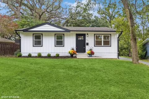 652 Crescent Ter, Wauconda, IL 60084