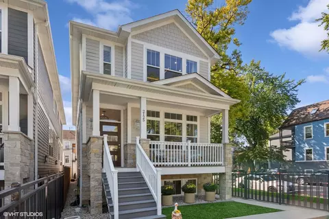 2125 W Barry Ave, Chicago, IL 60618