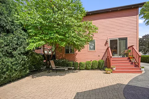 Exterior - 424 N Willow St, Itasca, IL 60143 photo 5 of 10