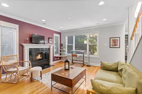 Living - 424 N Willow St, Itasca, IL 60143 photo 3 of 3