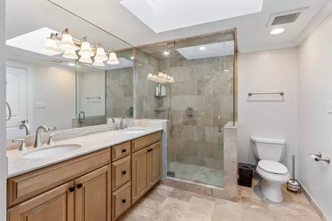 Bath - 424 N Willow St, Itasca, IL 60143 photo 4 of 4