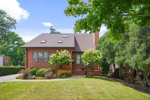 424 N Willow St, Itasca, IL 60143