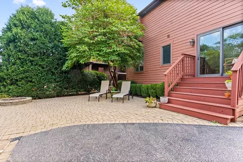 Exterior - 424 N Willow St, Itasca, IL 60143 photo 4 of 10