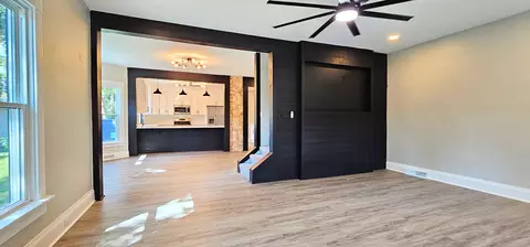 Living - 733 S Myrtle Ave, Kankakee, IL 60901 photo 1 of 2