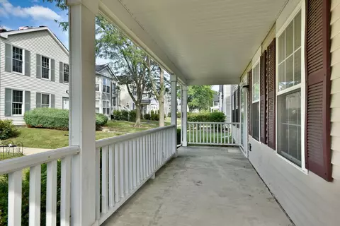 940 Symphony Dr, Aurora, IL 60504 photo 4