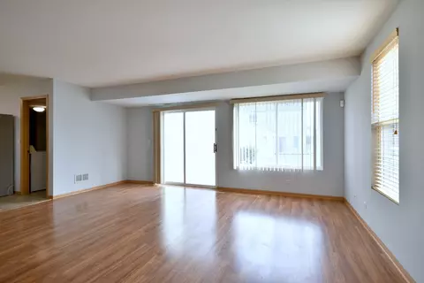 940 Symphony Dr, Aurora, IL 60504 photo 9