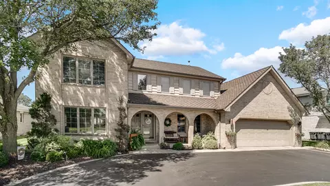 18410 Country Ln, Lansing, IL 60438