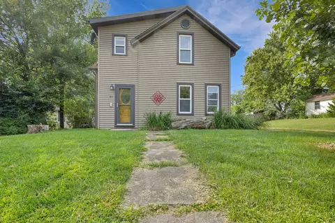 205 S Oak St, Galena, IL 61036