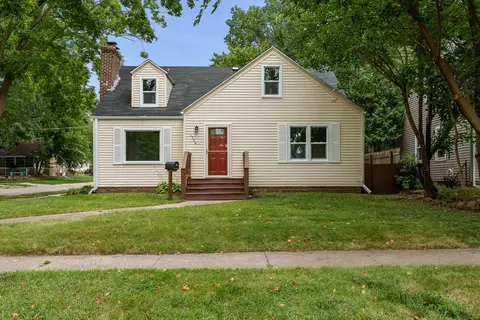 1704 23rd St, Rockford, IL 61108