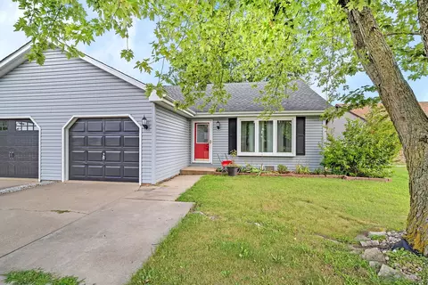 560 Elizabeth Dr, Coal City, IL 60416